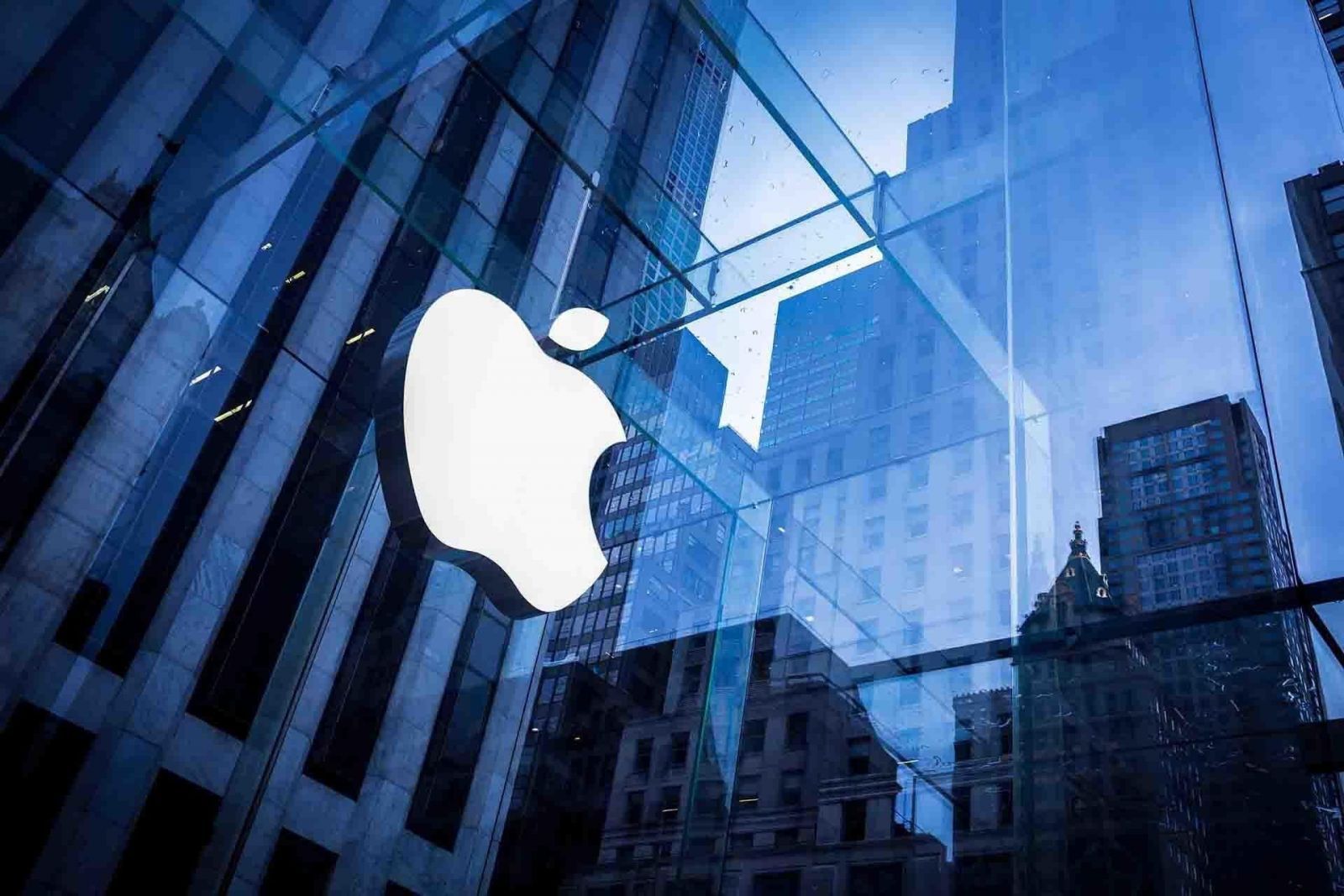 Apple установила рекорд по продажам смартфонов (Apple 2)