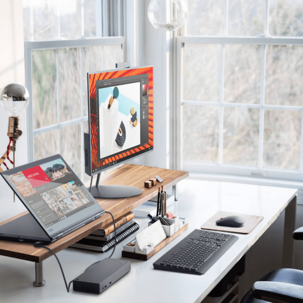 Lenovo представила в России ноутбуки ThinkPad X1 Yoga, X380 Yoga и L380 Yoga (03 X1 YOGA Still Life Home Office Stand mode connected to a display with dock)