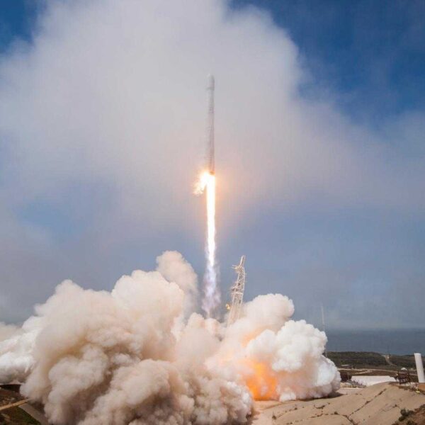 Ракета SpaceX вырезала гигантскую дыру в ионосфере (dims)