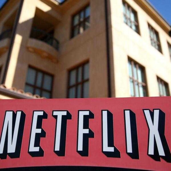 Netflix купит свою первую продакшн-студию (https cdn.cnn .com cnnnext dam assets 181008160850 01 netflix studio albuquerque)