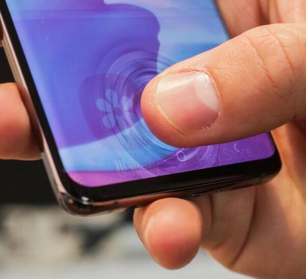 Датчик отпечатков пальцев Samsung Galaxy S10 смогли обмануть (samsung galaxy s10)