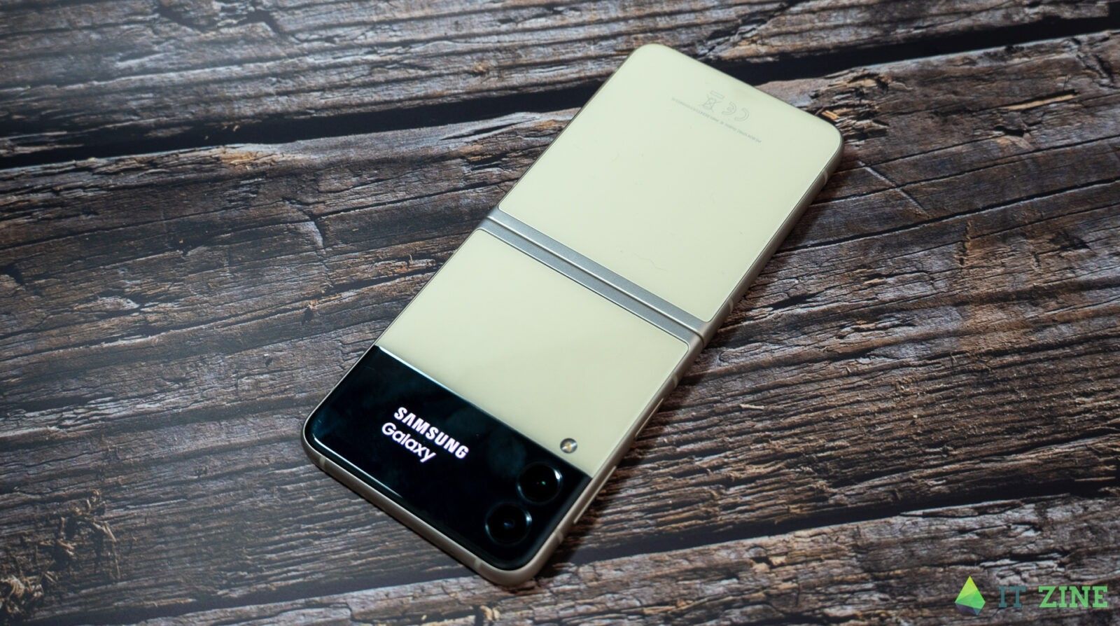 Samsung Galaxy Z Flip 3 First Look