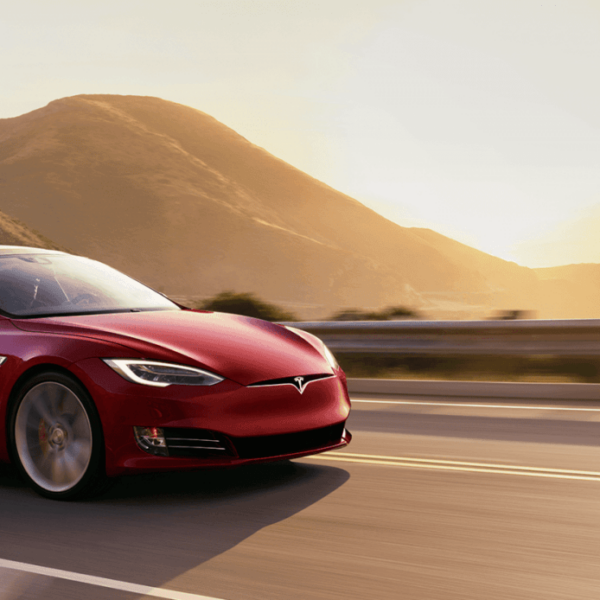 Таинственный автомобиль Tesla может быть обновлением Model S (2120x920 ms redsunset.0)