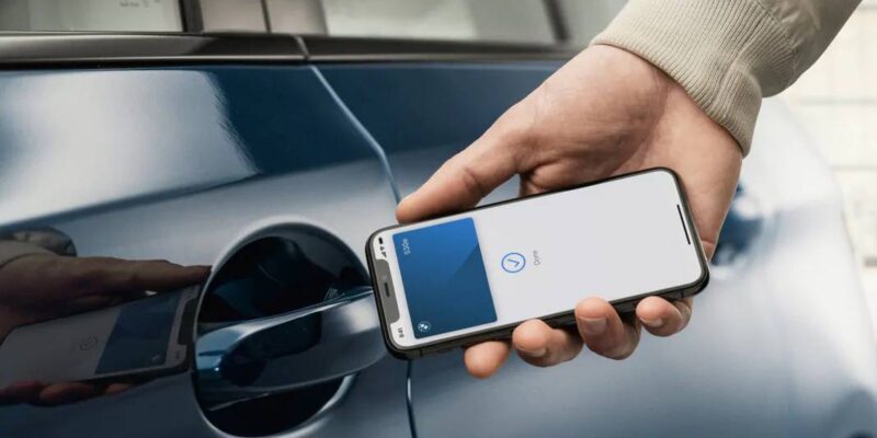 Apple расширяет функцию Car Key на трёх производителей: Polestar, Volvo и Audi (bmw car key photo)