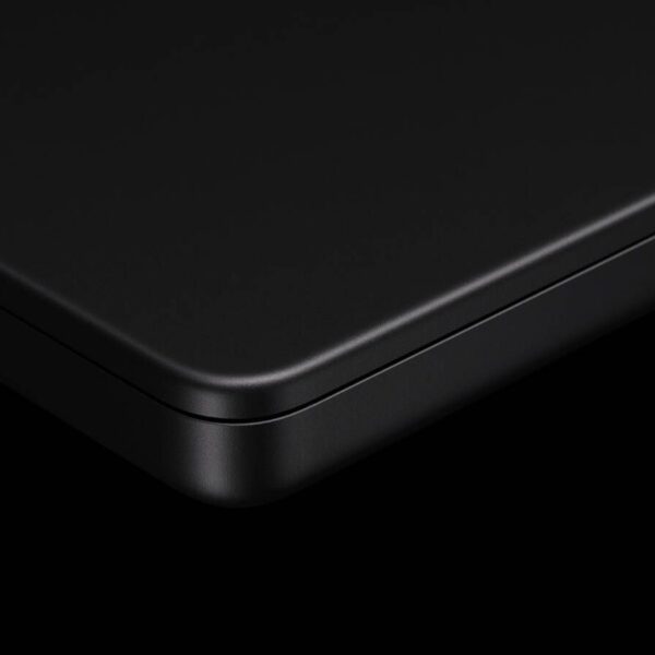 Apple, возможно, столкнулась с самой крупной утечкой со времён iPhone 4 (space black mbp)