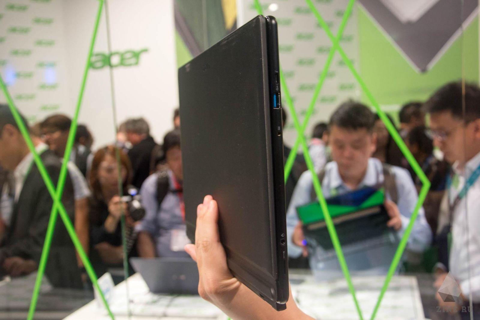 Вид сбоку на Acer Switch 7 Вид сбоку на Acer Switch 7