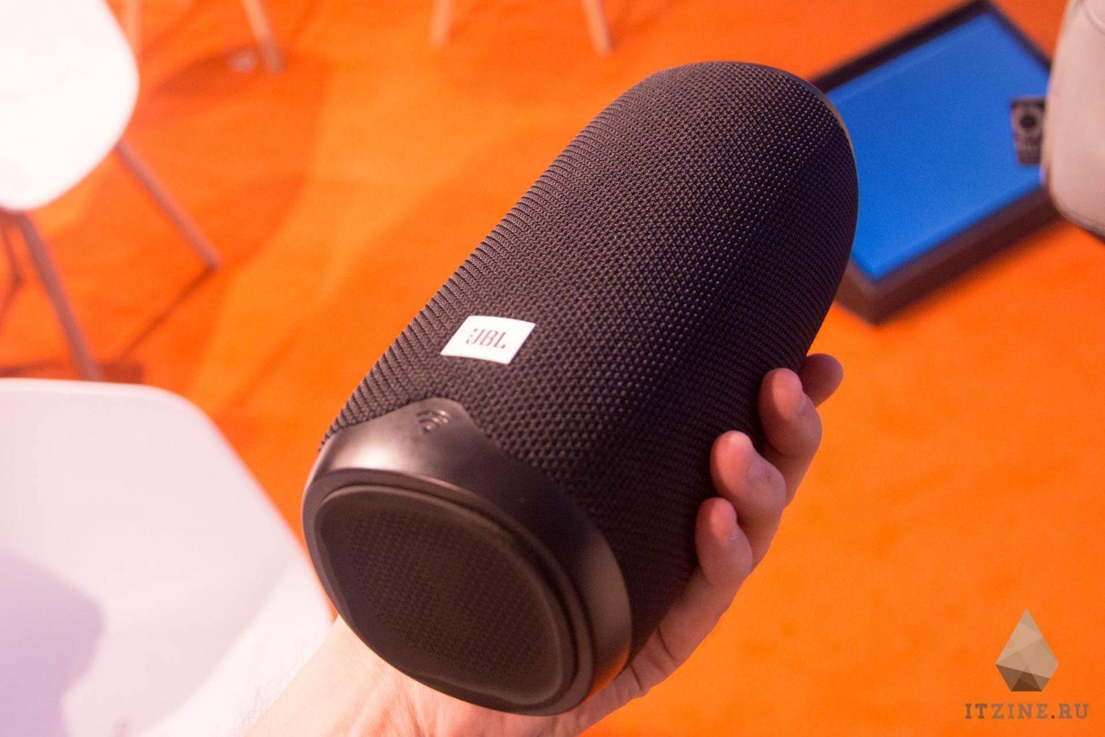 Ассистент JBL Link Ассистент JBL Link