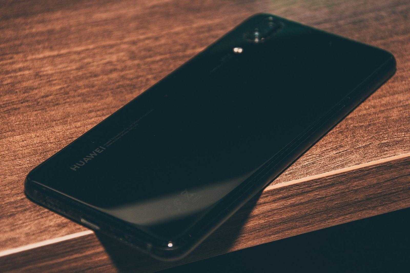 Обзор Huawei P20. Круче только Mate