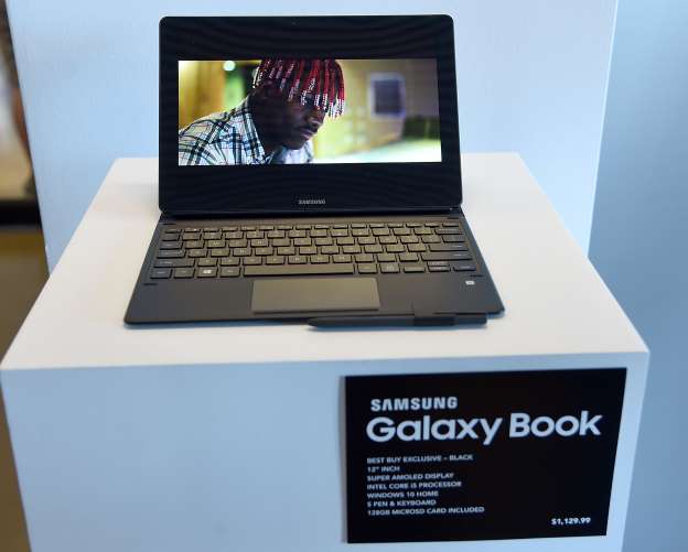 Samsung показала первый 15,6-дюймовый 4K OLED-экран для ноутбуков Samsung показала первый 15,6-дюймовый 4K OLED-экран для ноутбуков