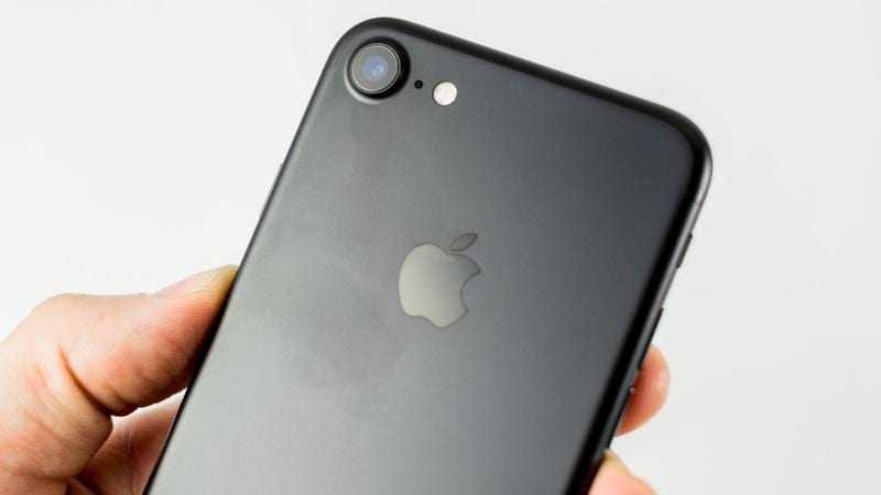 В 2018 году Apple заменила в 10 раз больше батарей iPhone, чем обычно