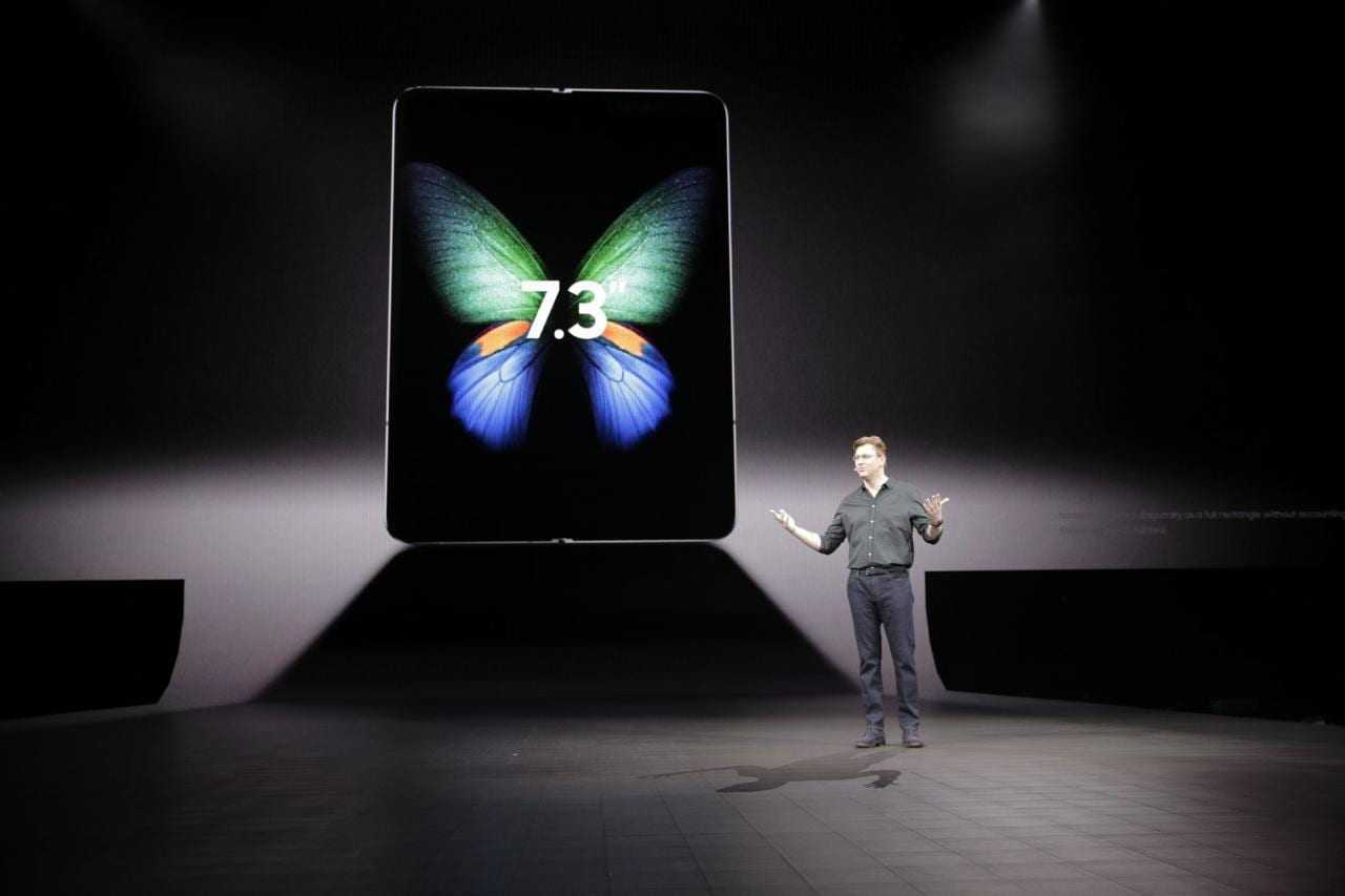 Samsung официально анонсировал складной смартфон Galaxy Fold