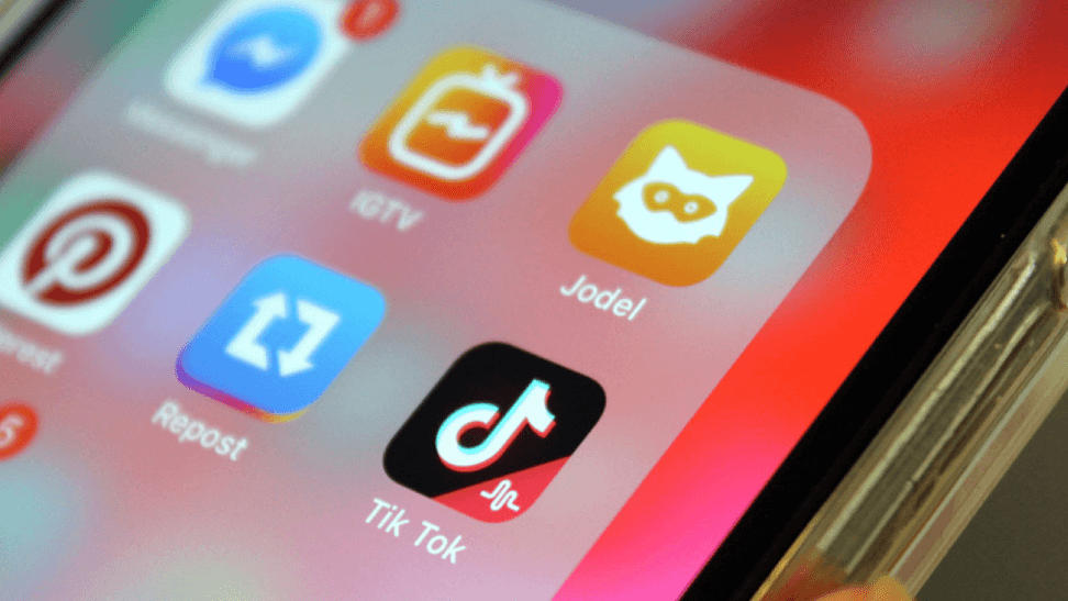 TikTok выплатит многомиллионный штраф и ограничит приложение для подростков