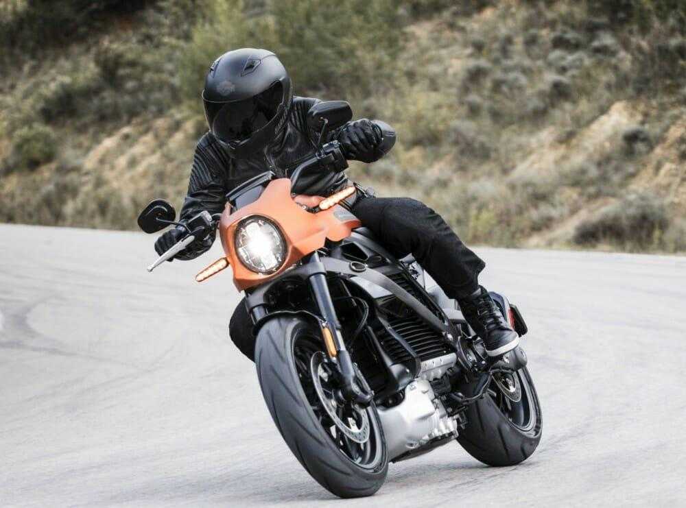 Harley-Davidson представил новый электромотоцикл LiveWire Harley-Davidson представил новый электромотоцикл LiveWire