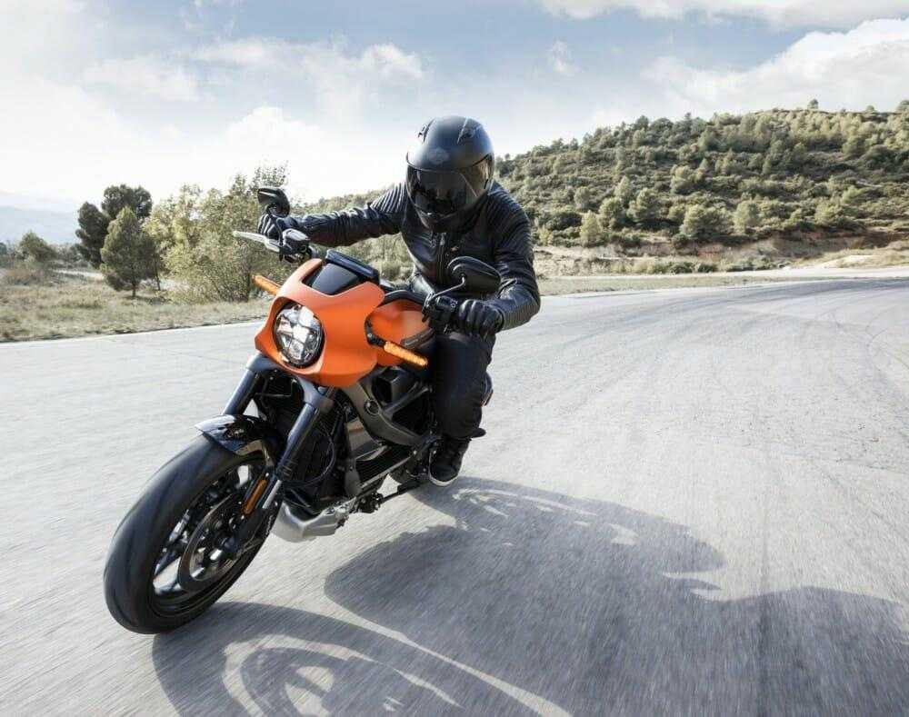 Harley-Davidson представил новый электромотоцикл LiveWire Harley-Davidson представил новый электромотоцикл LiveWire