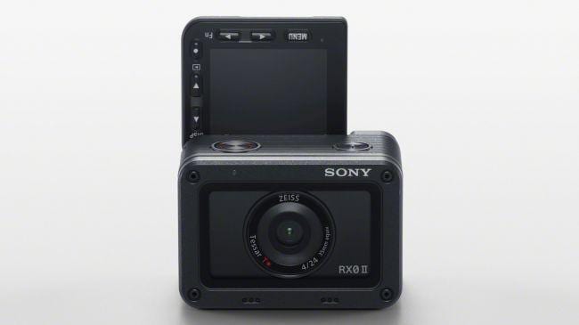 Sony анонсировала новую экшн-камеру RX0 II с поворотным экраном