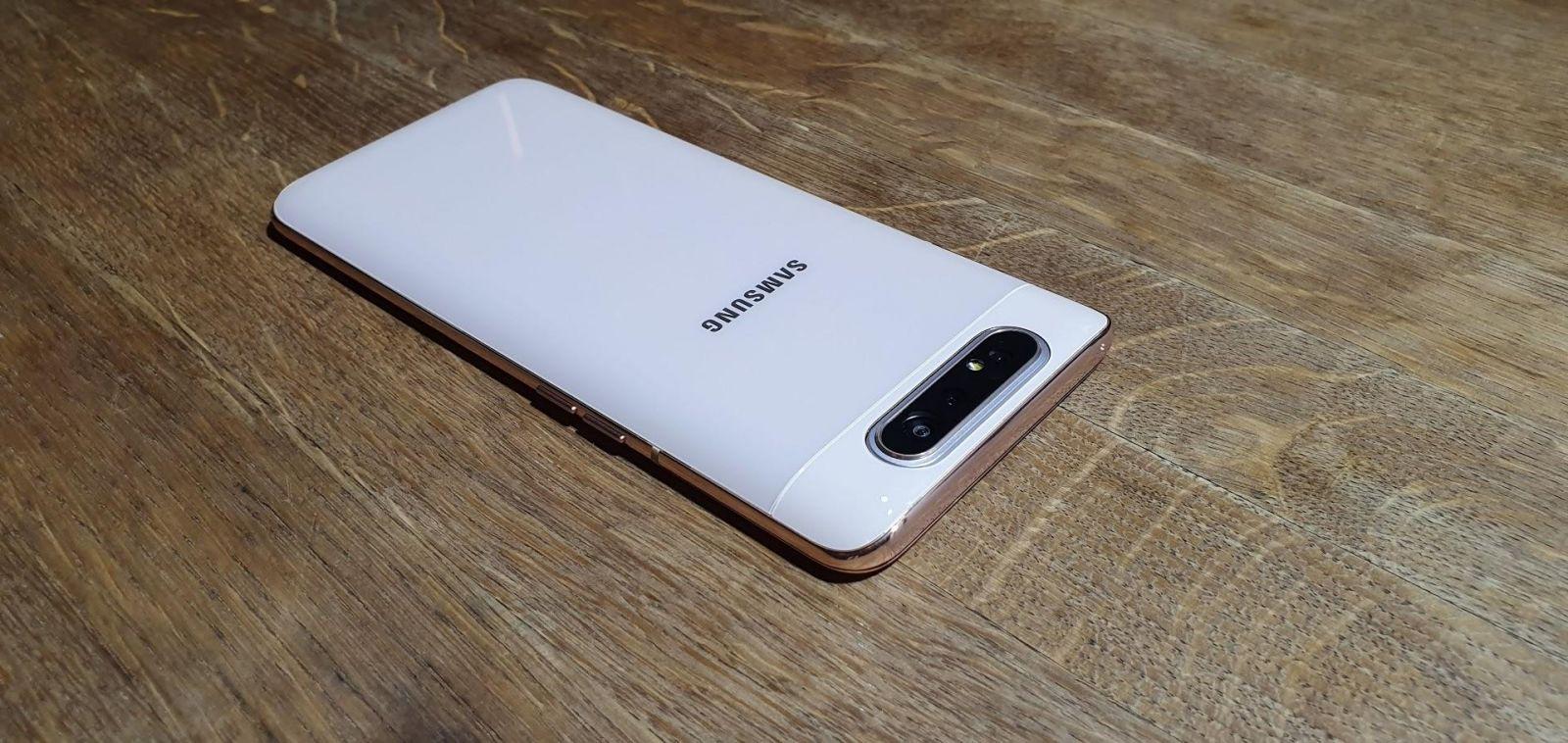 Samsung выпустил Galaxy A80 с вращающейся камерой
