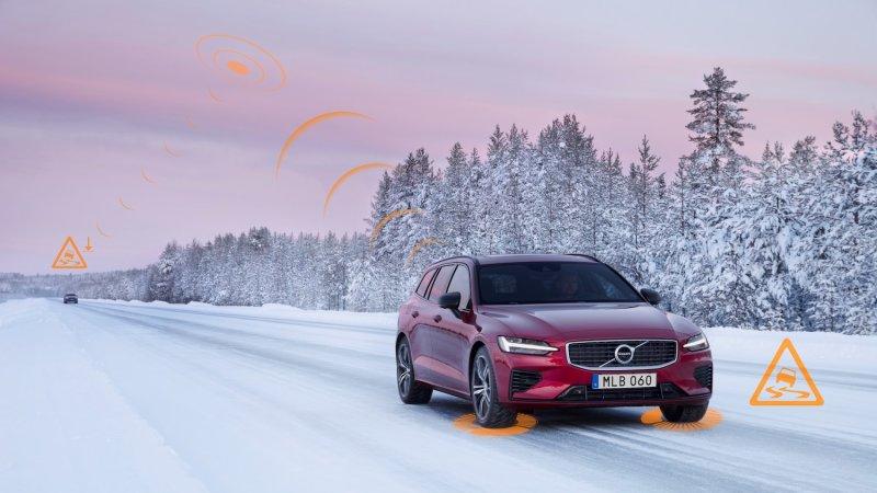 Автомобили Volvo в Европе будут предупреждать друг друга об опасных дорожных условиях