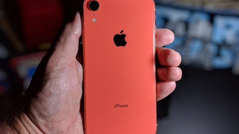 Apple завысила показатель времени автономной работы iPhone на 51%. А Sony - наоборот Apple завысила показатель времени автономной работы iPhone на 51%. А Sony - наоборот