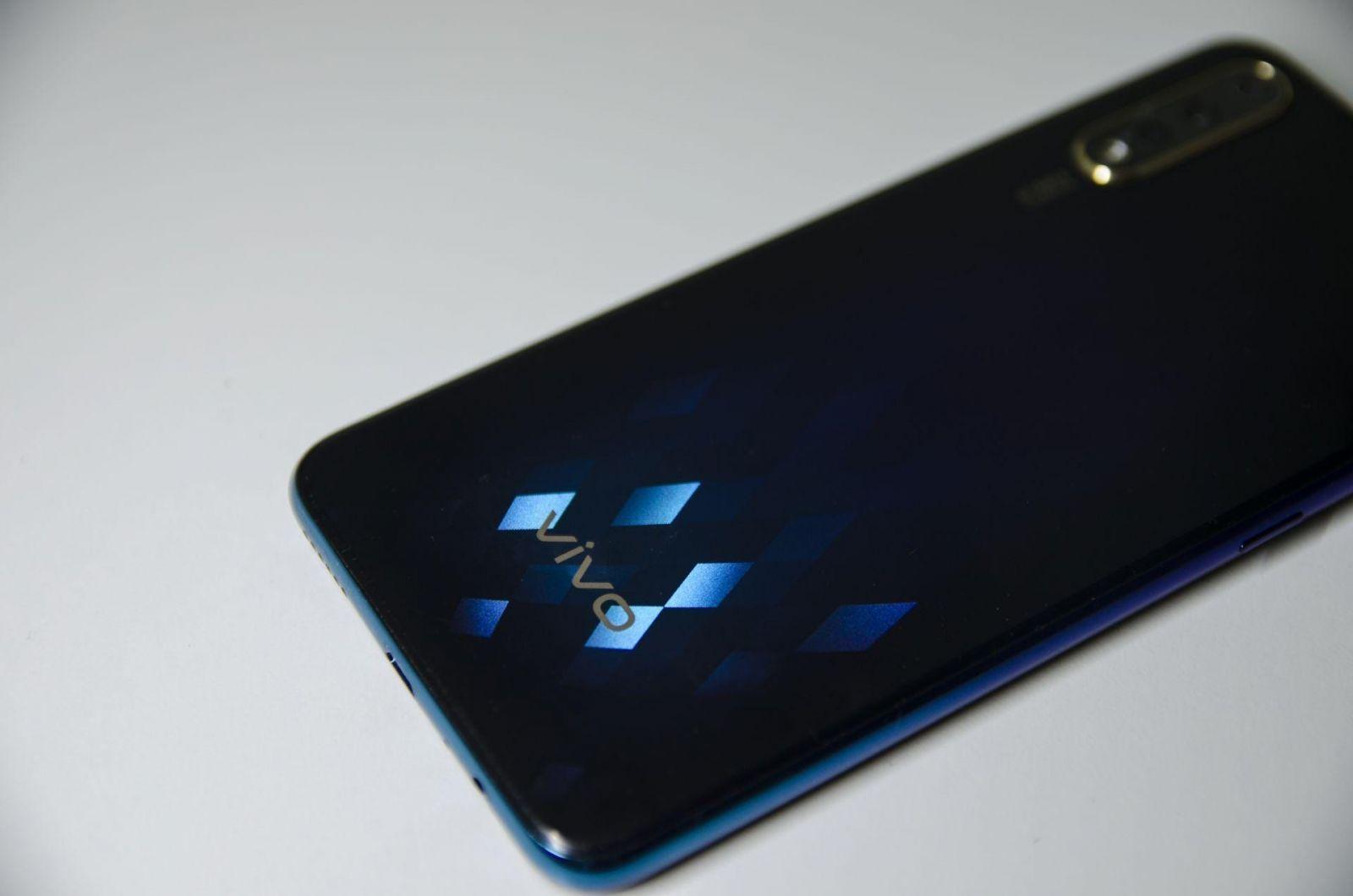 Обзор Vivo V17 Neo — тот самый крепкий середнячок