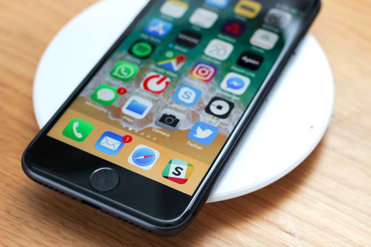 Инсайдеры: iPhone SE 2 выйдет в марте, а iPhone 12 Pro получит 6 ГБ ОЗУ