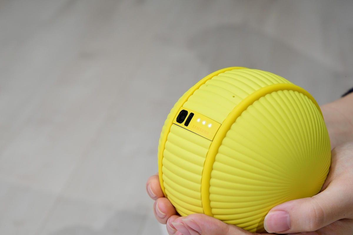 CES 2020. Samsung показал робота Ballie, который следует за вами CES 2020. Samsung показал робота Ballie, который следует за вами