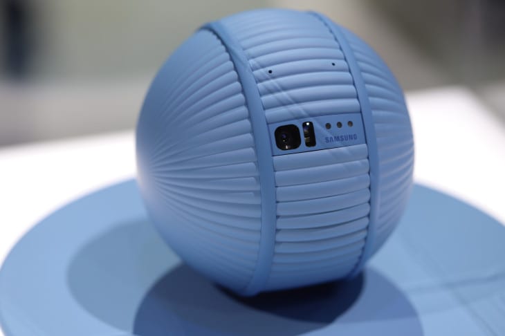 CES 2020. Samsung показал робота Ballie, который следует за вами CES 2020. Samsung показал робота Ballie, который следует за вами