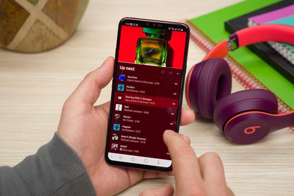 YouTube Music наконец-то получил тексты песен на Android YouTube Music наконец-то получил тексты песен на Android
