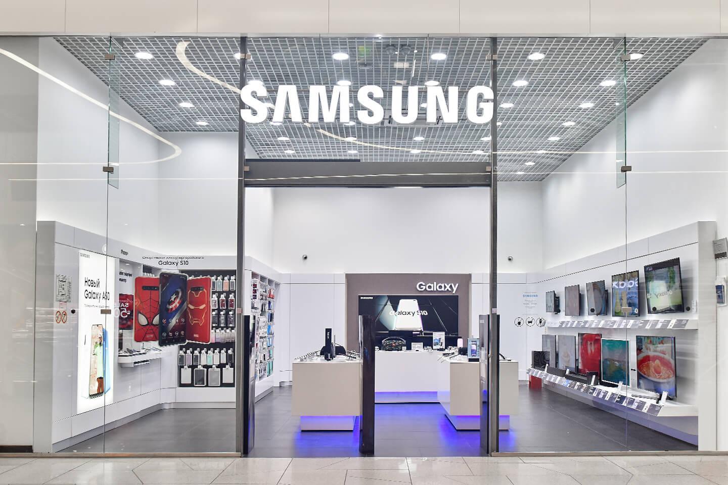 Samsung сократила заказы на комплектующие для смартфонов на целых 50% Samsung сократила заказы на комплектующие для смартфонов на целых 50%