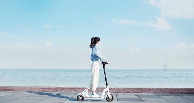 Lenovo анонсировала свой первый электросамокат lenovo-scooter-m2-3 Lenovo анонсировала свой первый электросамокат
