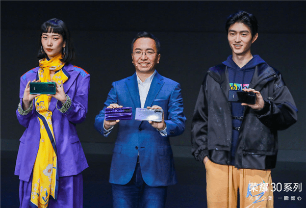 Бренд Honor официально представил флагманские смартфоны Honor 30 Pro и Honor 30 Pro+ Бренд Honor официально представил флагманские смартфоны Honor 30 Pro и Honor 30 Pro+