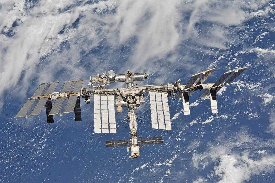 SpaceX Crew Dragon успешно пристыковался к МКС