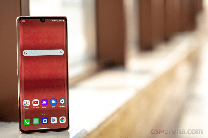 LG представила более доступную версию смартфона Velvet