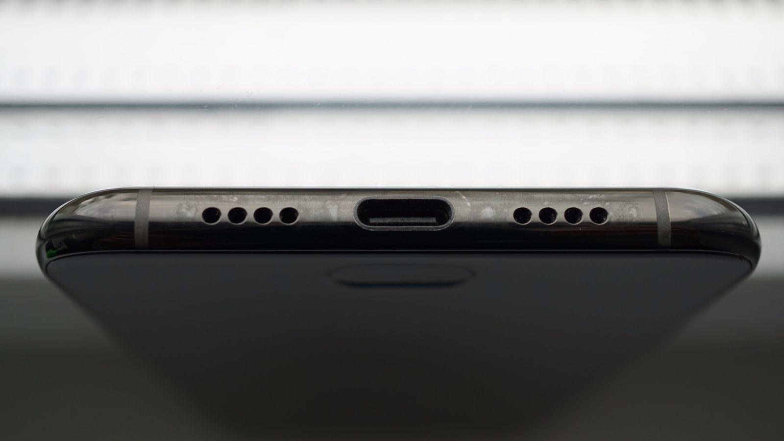 Более половины смартфонов, выпущенных в 2020 году, будут иметь разъём USB-C