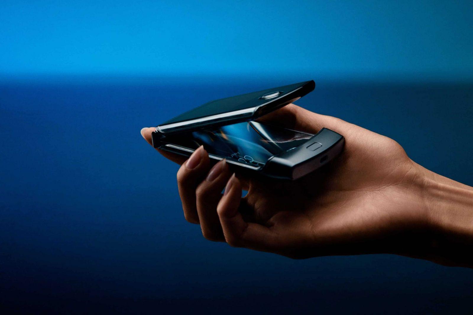 В сеть слили фото смартфона Motorola RAZR