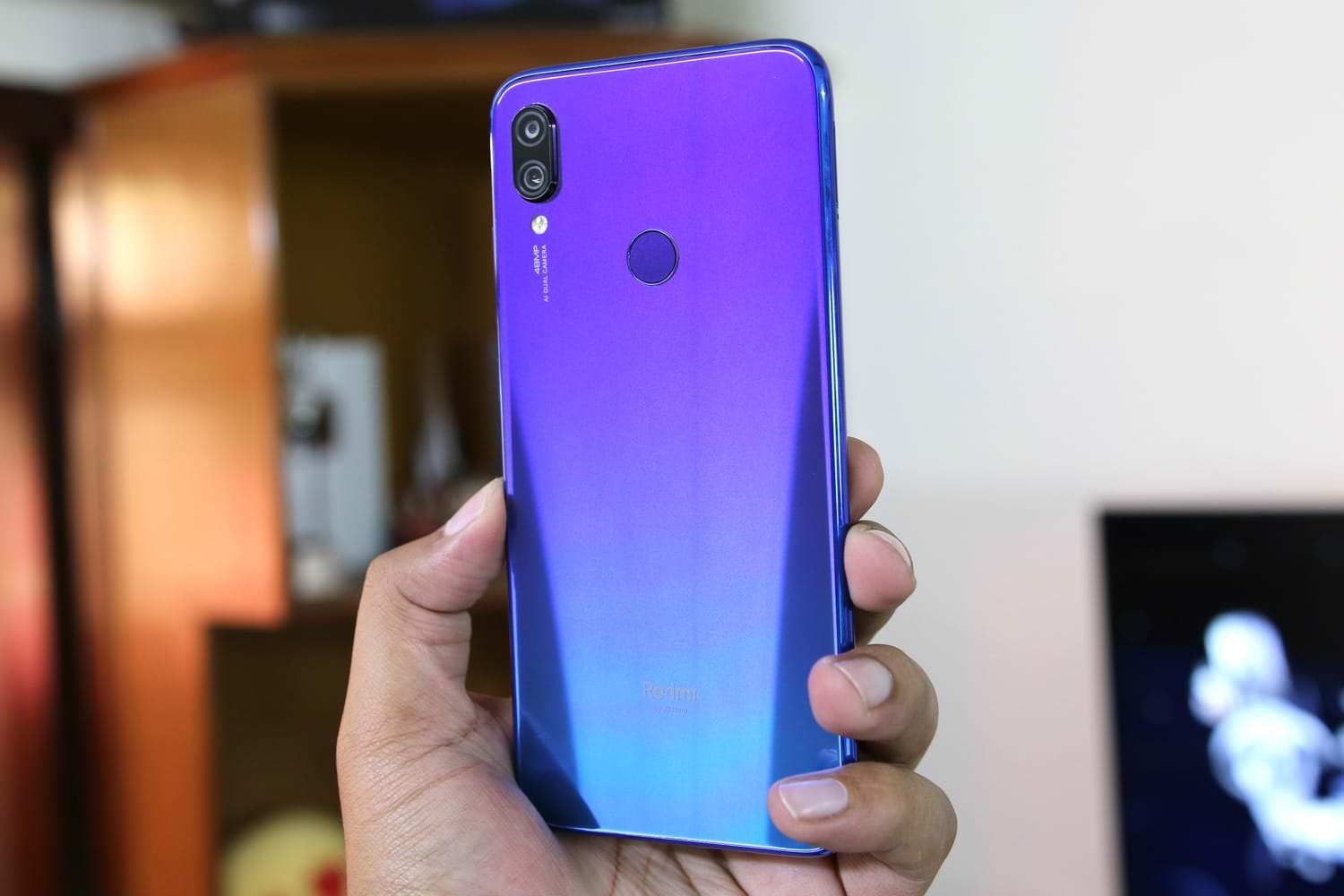 Redmi планирует выпускать компактные смартфоны