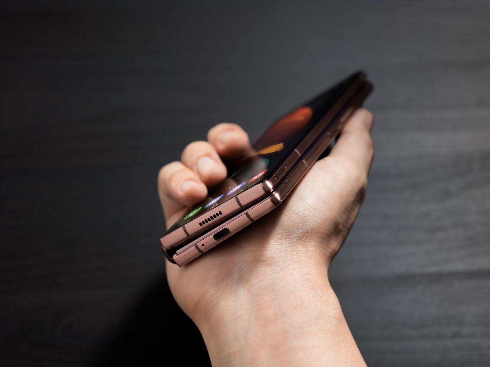 Samsung официально представил Galaxy Z Fold2