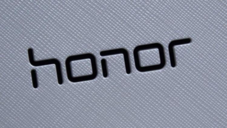 Honor выпустила портативный аккумулятор на 12000 мАч