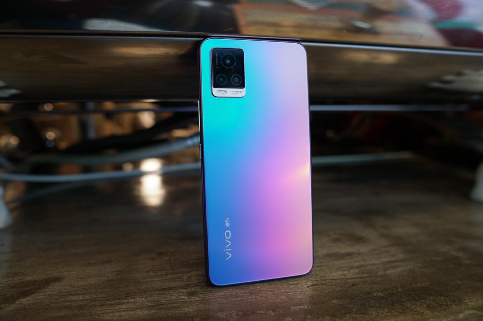 Vivo V20, первый смартфон на Android 11, поступает в продажу Vivo V20, первый смартфон на Android 11, поступает в продажу