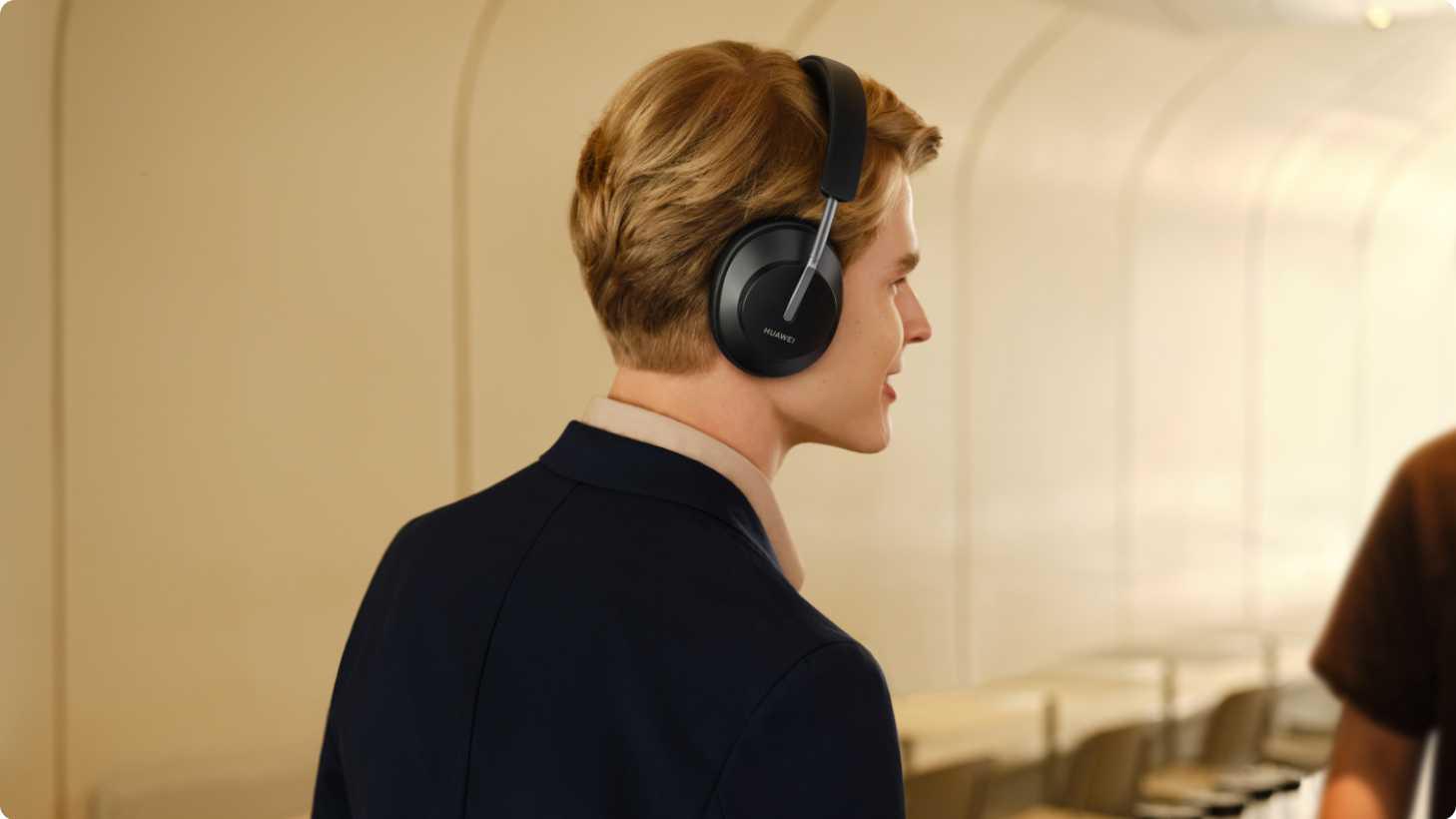 На бумаге FreeBuds Studio от Huawei лучше AirPods Max