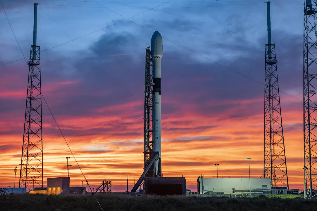 Первый запуск SpaceX Falcon 9 в 2021 году назначен на ночь четверга ()