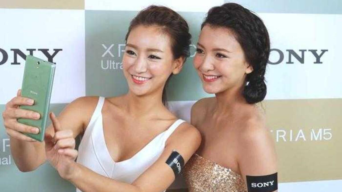 Безрамочный смартфон Sony Xperia C5 Ultra Dual поступил в продажу 2 Sony_Xperia_C5_Ultra_Dual_And_Xperia_M5_Dual_Hong_Kong_09