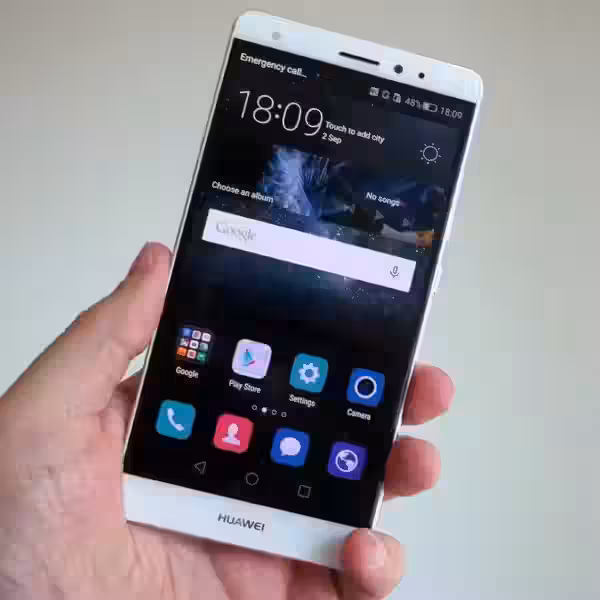 huawei mate s hands front
