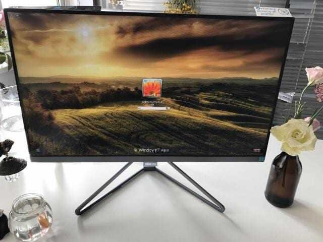 Компания Philips выпустила новый сверхтонкий монитор Moda с поддержкой Ultra Wide Color 4 245C7QJSB 01