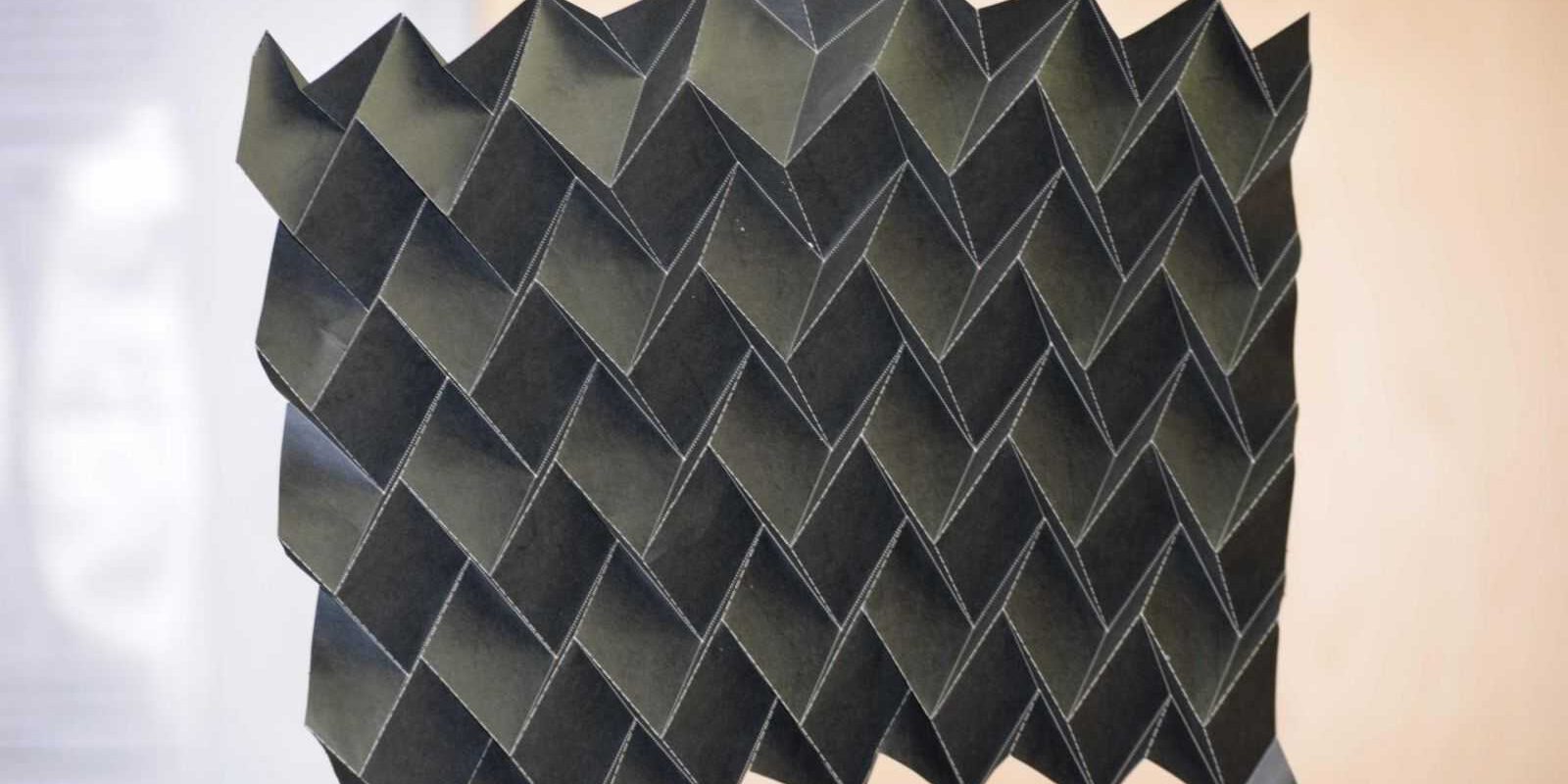 Новый оригами-радиатор защитит спутники от перепада температур 2 origami radiator configuration