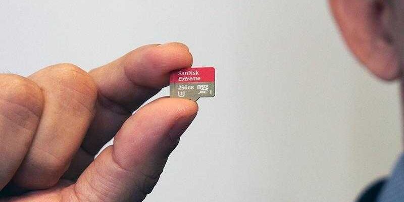 MWC 2017. SanDisk показали microSD-карту ёмкостью 256 Гбайт (P6290039)