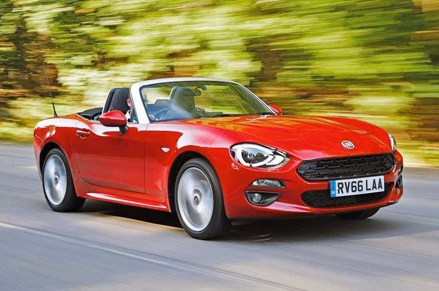 Новая сексуальная реклама Fiat 1 fiat 124 spider