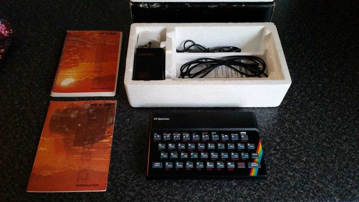 Легендарному ZX Spectrum исполнилось 35 лет (C9pTOYwWsAAaaUL)