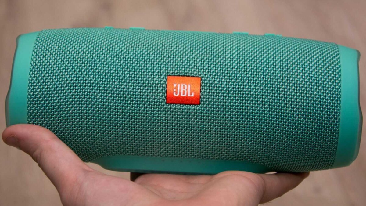 Слушай — заряжай. Обзор портативной колонки JBL Charge 3 19 DSC 2272
