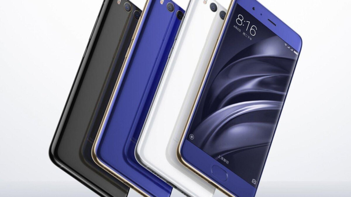Четыре смартфона Xiaomi Mi 6 и Mi Max 2 в разной цветовой гамме