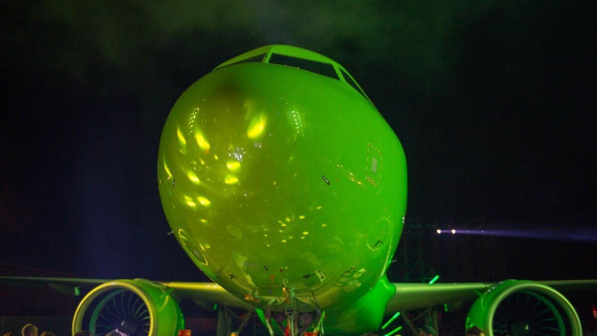 Нос и кабина пилота Airbus 320neo Нос и кабина пилота Airbus 320neo